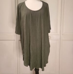 Super soft flowy tunic shirt in green Torrid size 4x